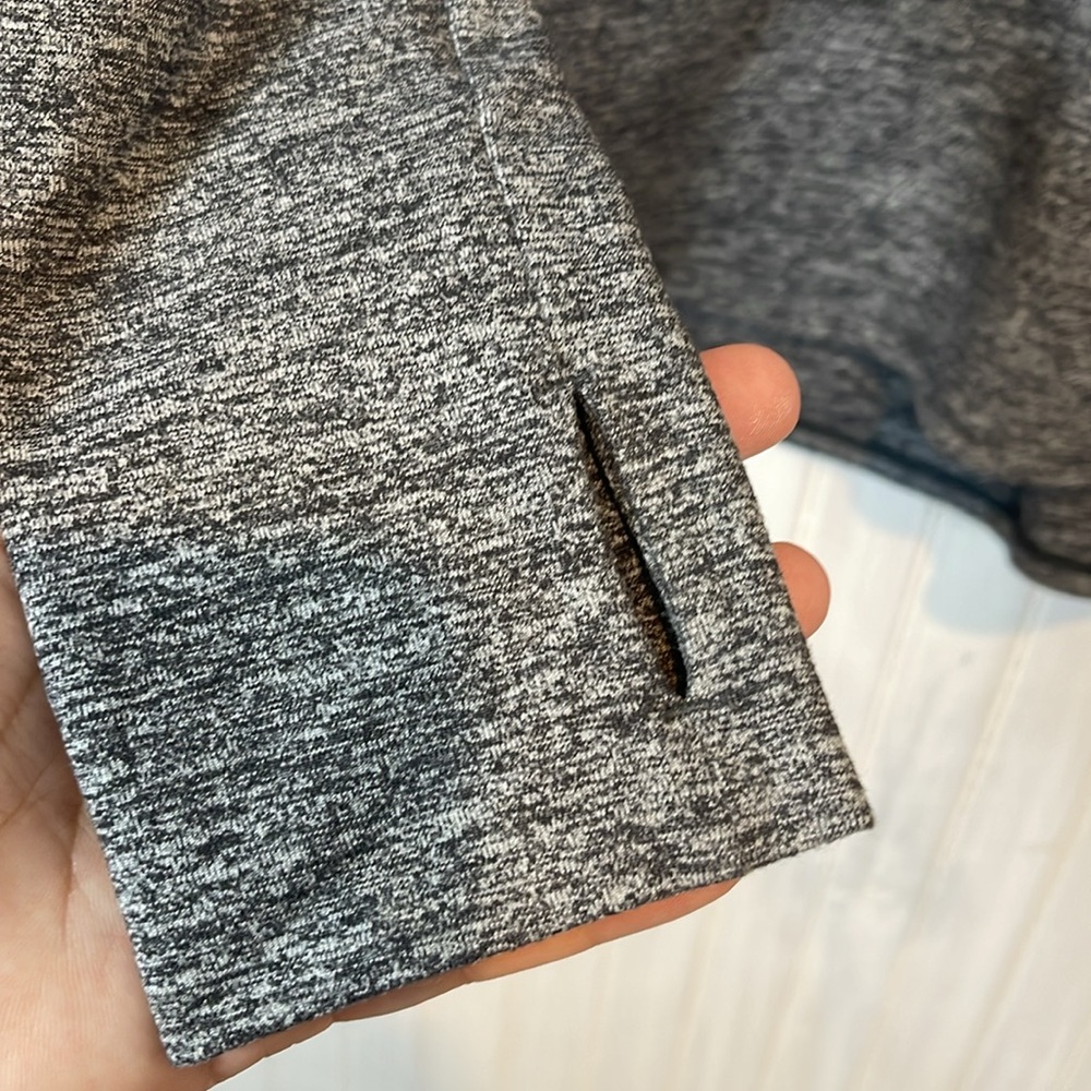 LULULEMON AWSOMA HENLY FINGER HOLES LONG SLEEVE 6 - Picture 5 of 8